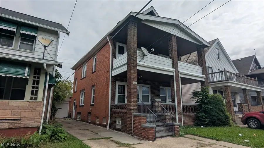 951 Royal Road, Cleveland, OH 44110 - #3