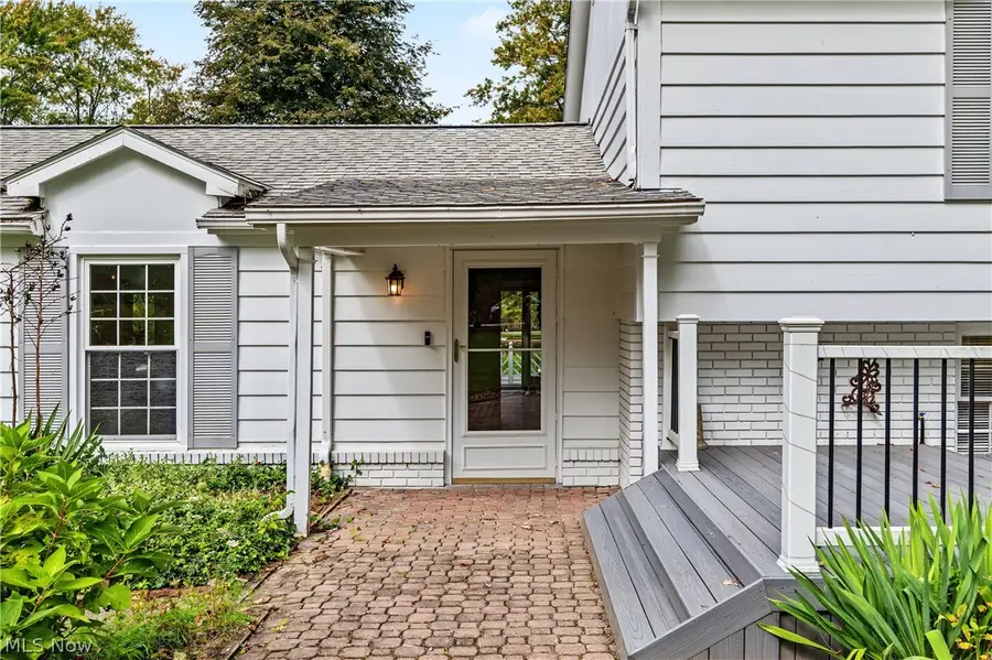 18050 Elliott Drive, Chagrin Falls, OH 44023 - #3