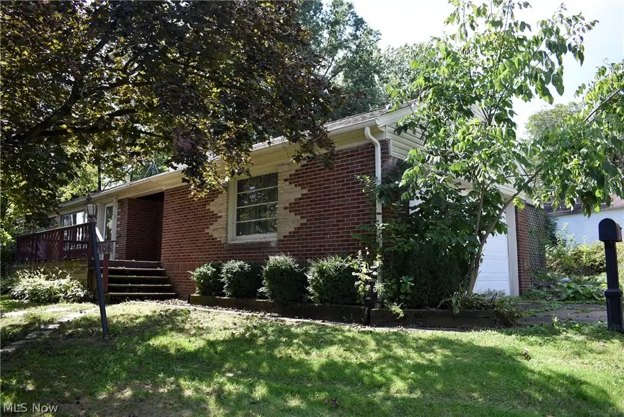 106 S Beverly Avenue, Youngstown, OH 44515 - #2