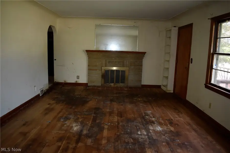106 S Beverly Avenue, Youngstown, OH 44515 - #3