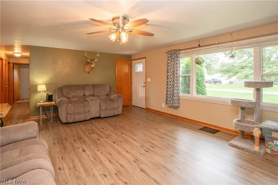 132 32nd Se Street, Canton, OH 44707 - #3