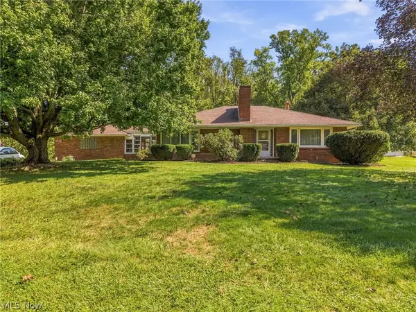 5738 Griffith Nw Avenue, North Canton, OH 44720