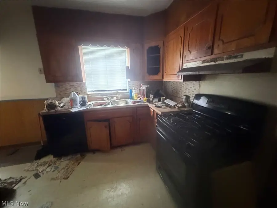 12516 Rexford Avenue, Cleveland, OH 44105 - #2