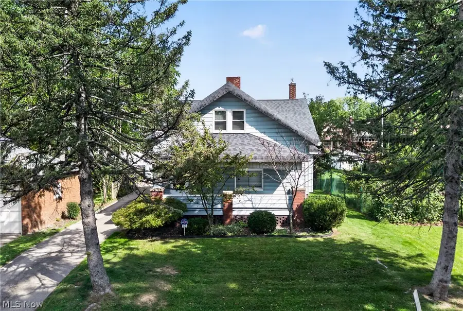3915 Howard Street, Youngstown, OH 44512 - #2