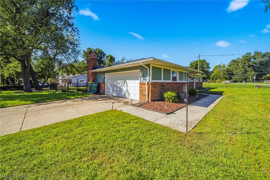 7612 Lake Shore Boulevard, Mentor, OH 44060 - #3