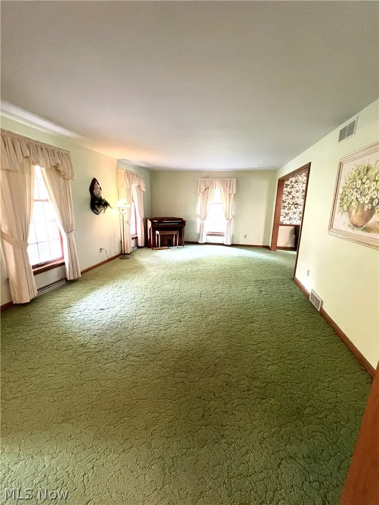 389 W High Street, East Palestine, OH 44413 - #2
