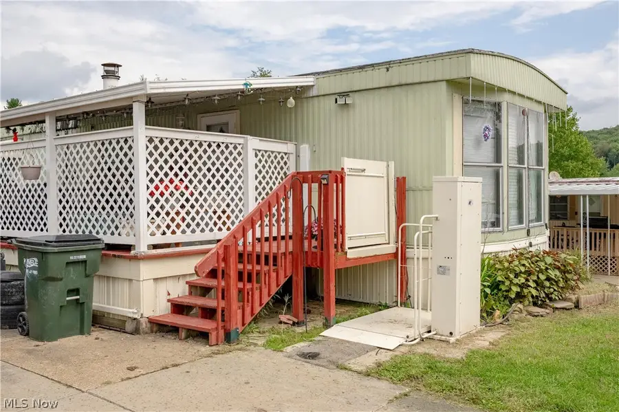 2715 Barn Sw Drive, Canton, OH 44706 - #2