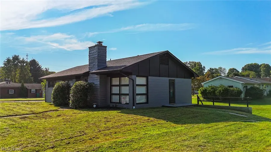 138 E 5th Street, Williamstown, WV 26187 - #2