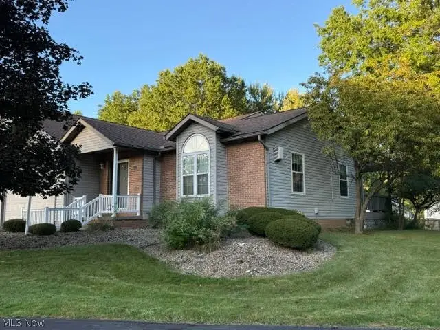 1315 Surrey Point Se Drive, Warren, OH 44484 - #2