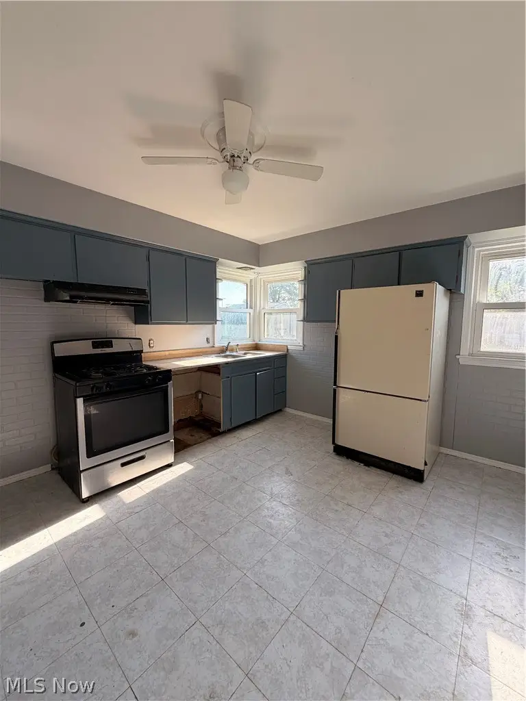 1586 Royalwood Road, Broadview Heights, OH 44147 - #2