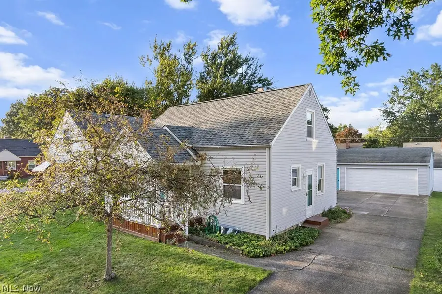 241 Van Buren Avenue, Cuyahoga Falls, OH 44221 - #2