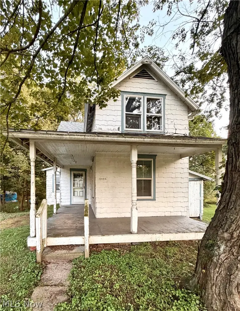 2054 17th Se Street, Canton, OH 44707 - #2
