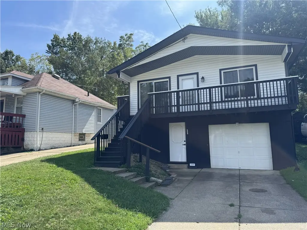 522 Grandview Avenue, Barberton, OH 44203 - #1