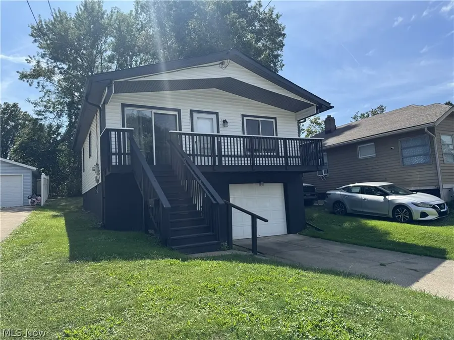 522 Grandview Avenue, Barberton, OH 44203 - #2