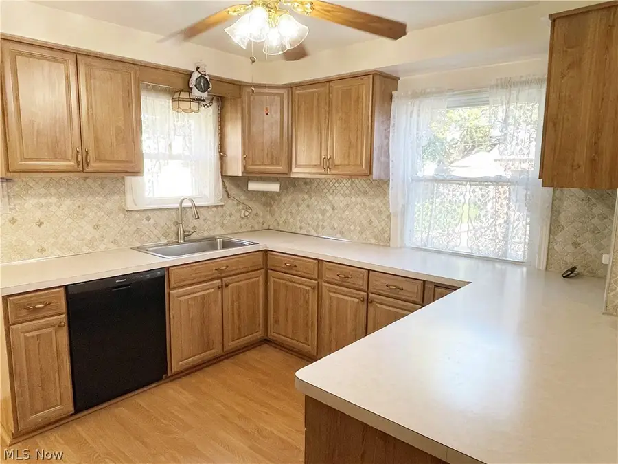 1661 Byron Drive, Mayfield Heights, OH 44124 - #3