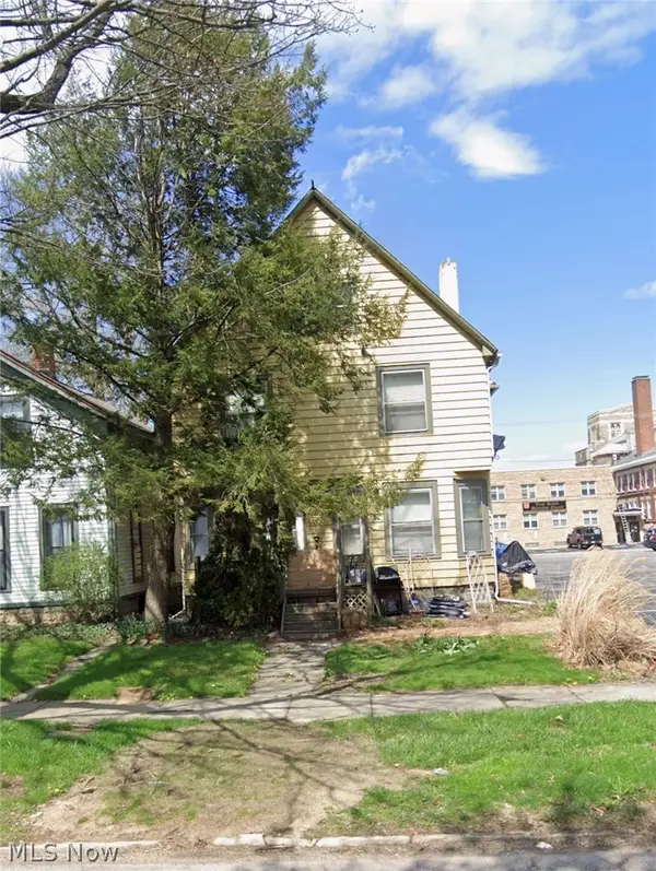 327 4th Street, Elyria, OH 44035