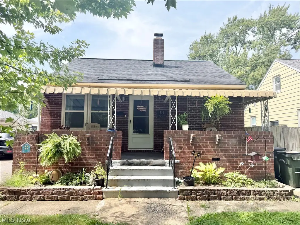 616 Garfield Avenue, Elyria, OH 44035 - #1