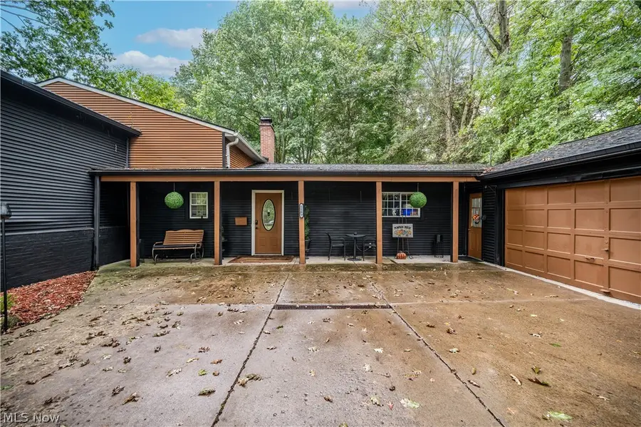 1109 Mansell Drive, Youngstown, OH 44505 - #3