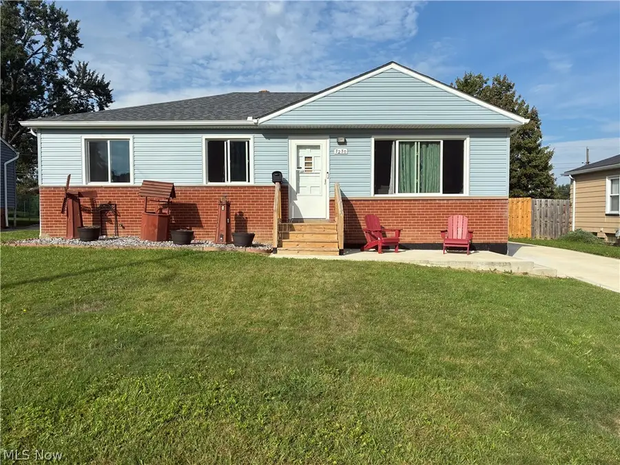 7270 Glenn Oval Drive, Parma, OH 44130 - #2