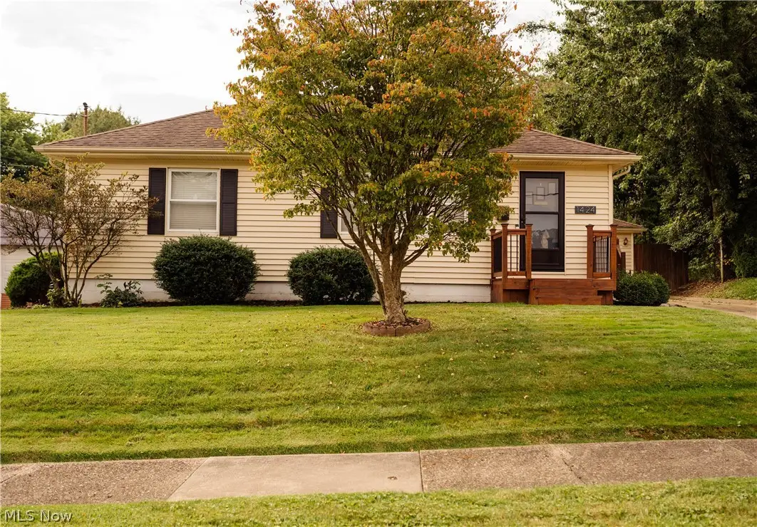 1424 Maple Street, Barberton, OH 44203 - #1