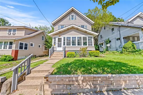 33 Brighton Drive, Akron, OH 44301