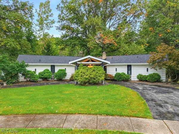 12402 Padua E Drive, North Royalton, OH 44133