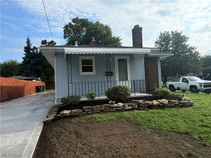2524 Albrecht Avenue, Akron, OH 44312 - #2