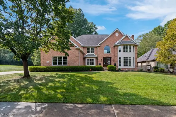 834 Eaton Park Lane, Akron, OH 44303