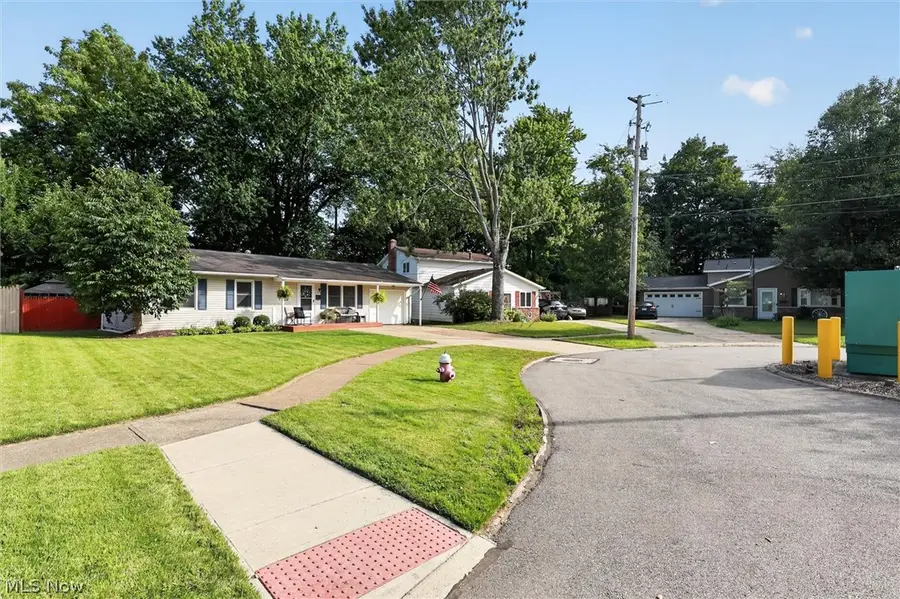 166 Pinewood Drive, Elyria, OH 44035 - #2