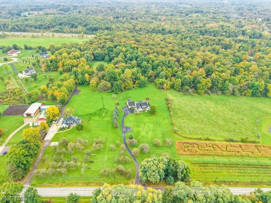 9745 Bainbridge Road, Chagrin Falls, OH 44023 - #2