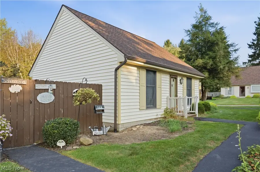 46103 New England Square #D, New Waterford, OH 44445 - #2