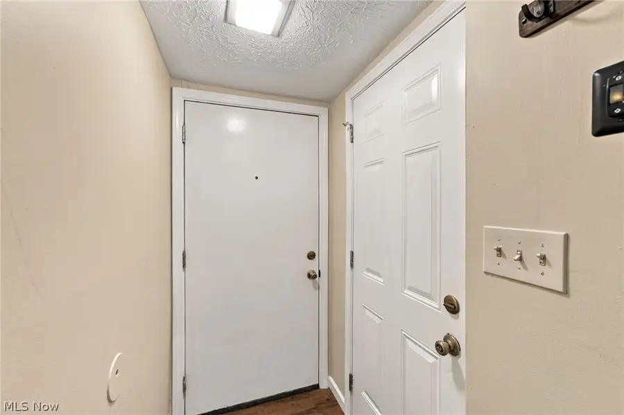 547 Center Avenue, Cuyahoga Falls, OH 44221 - #2