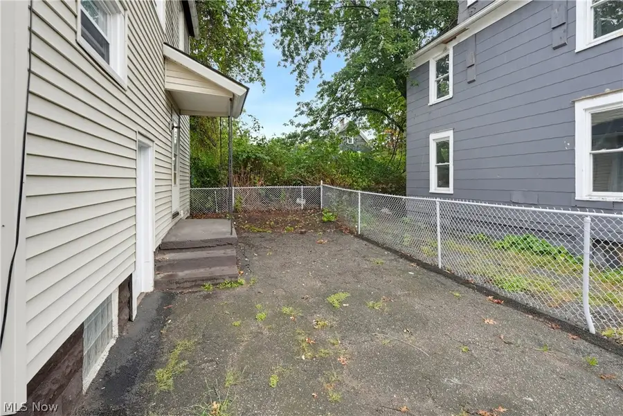 529 Hazel Place, Akron, OH 44304 - #3