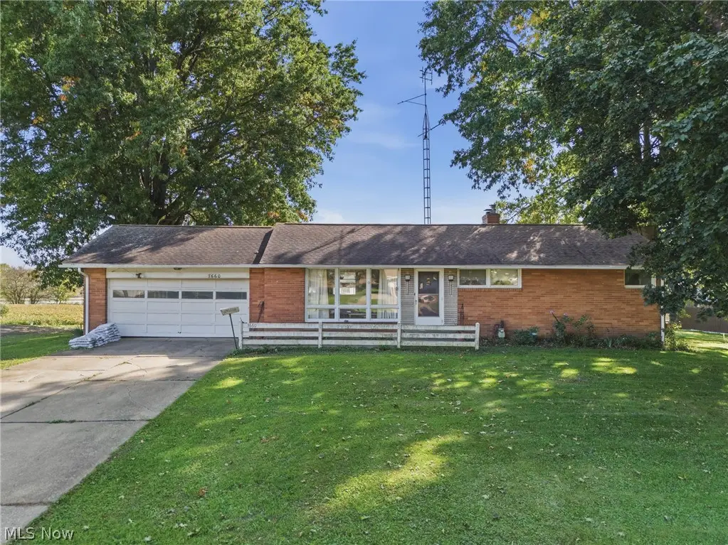 7660 Brookview Street, Louisville, OH 44641 - #1