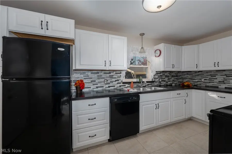 1246 Valleyview Sw Avenue, Canton, OH 44710 - #3