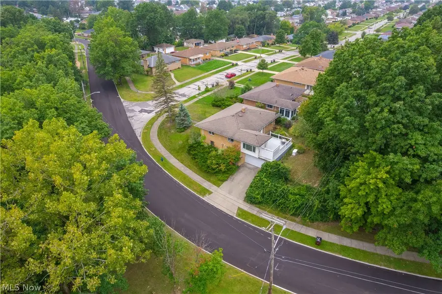 2600 Somia Drive, Parma, OH 44134 - #2