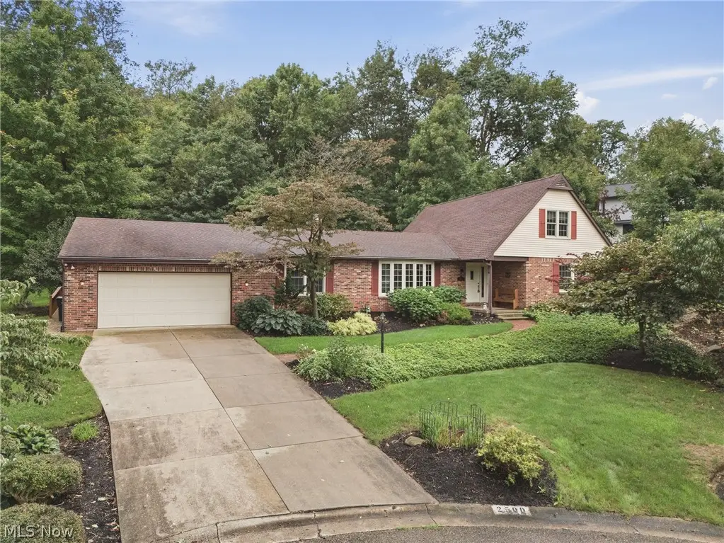 2500 Treetop Ne Circle, Canton, OH 44705 - #1