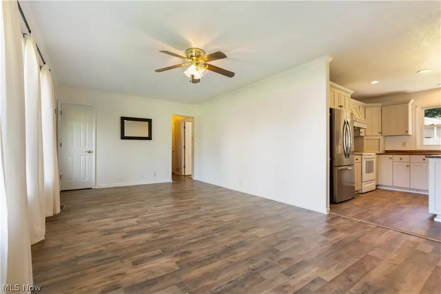 1566 Beechview Avenue, Alliance, OH 44601 - #2