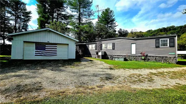 462 Echo Valley Road, Waterford, OH 45786