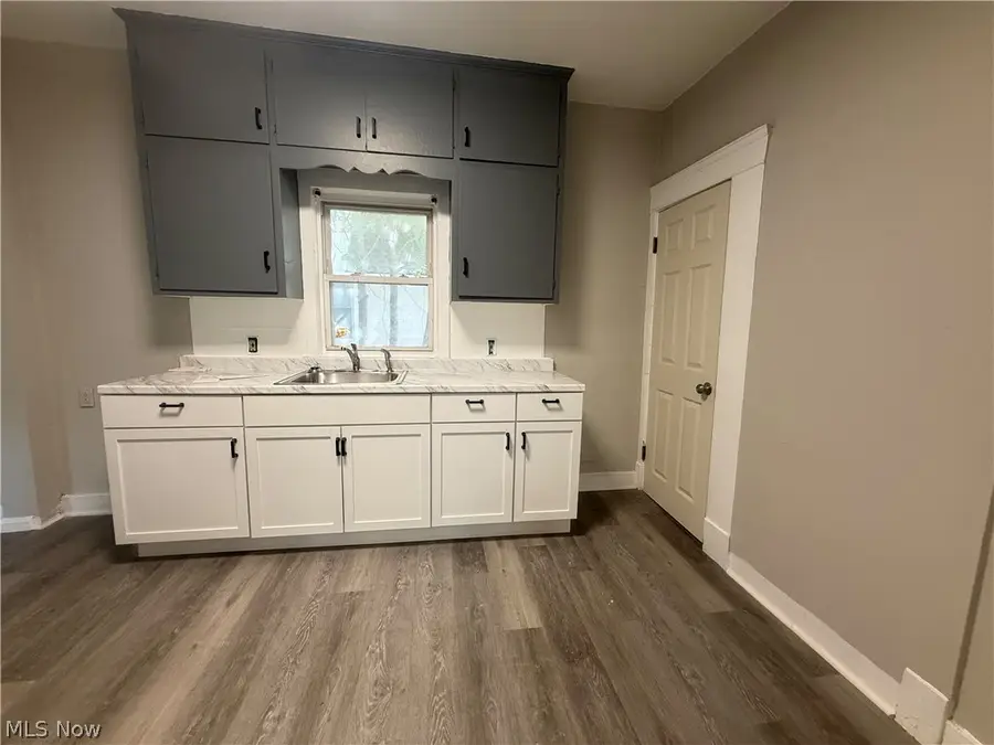 15748 Mandalay Avenue, Cleveland, OH 44110 - #3
