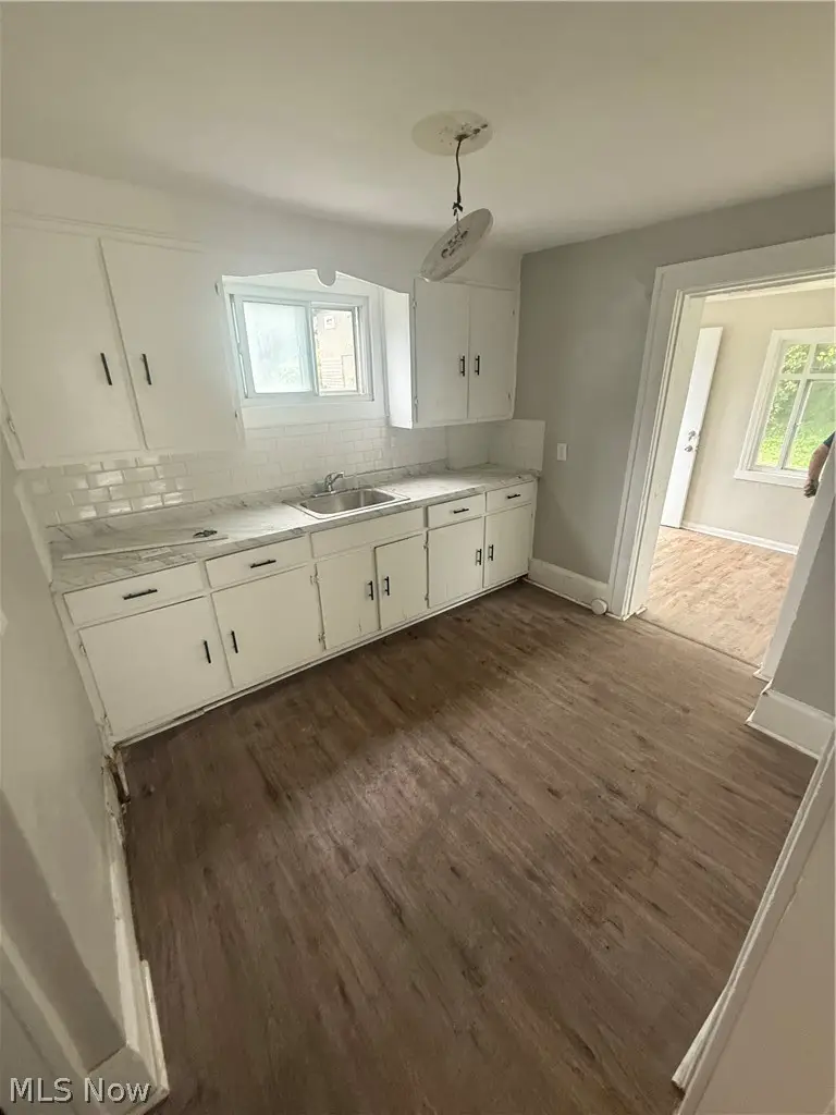 1406 Hart Street, Akron, OH 44306 - #3