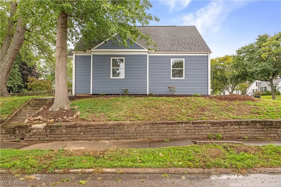 137 E Rosewood Avenue, Akron, OH 44301 - #2