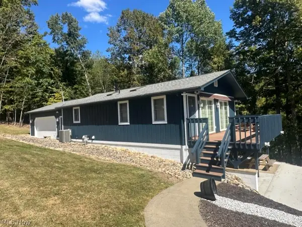 5 Latonka Trail, Malvern, OH 44644