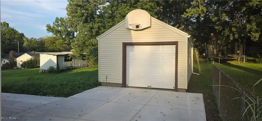 4100 Fairgrove Sw Avenue, Massillon, OH 44646 - #3