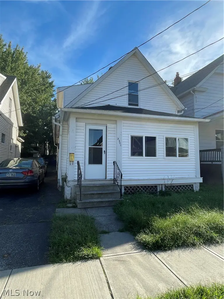 3201 Saratoga Avenue, Cleveland, OH 44109 - #3