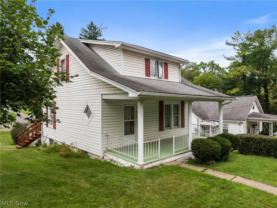 210 Maple Avenue, Saint Clairsville, OH 43950 - #2