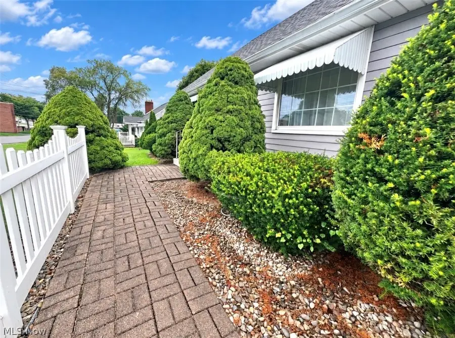 2520 Clarendon Nw Avenue, Canton, OH 44708 - #2