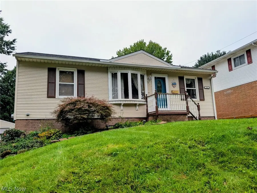414 E Paige Avenue, Barberton, OH 44203 - #2