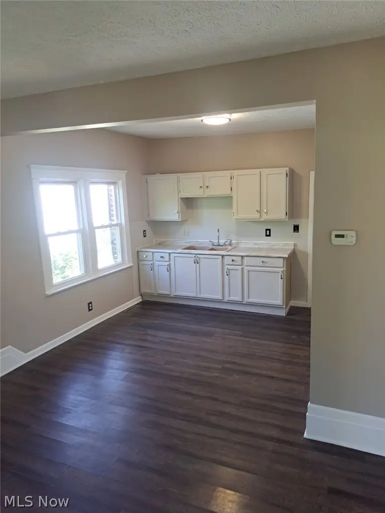 19606 Kewanee Avenue, Cleveland, OH 44119 - #3