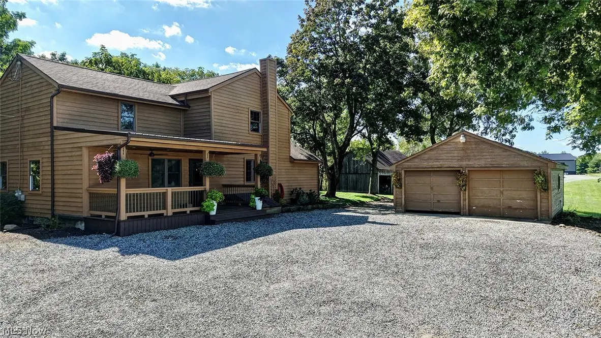 6075 Paris Ne Avenue, Louisville, OH 44641 - #1